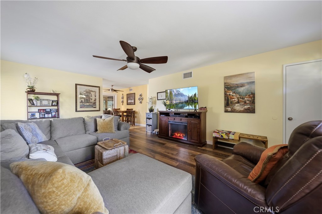 19508 Avenue Of The Oaks Property Photo 8