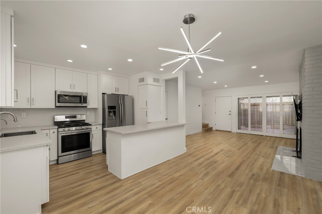 704 W Sierra Madre Boulevard 15 Property Photo 1