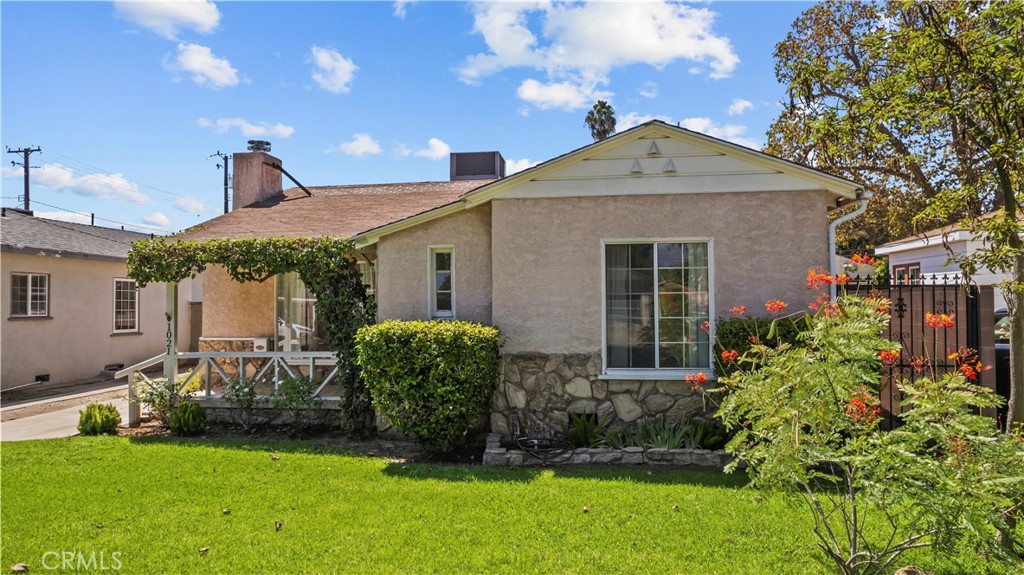 1021 N Pass Property Photo