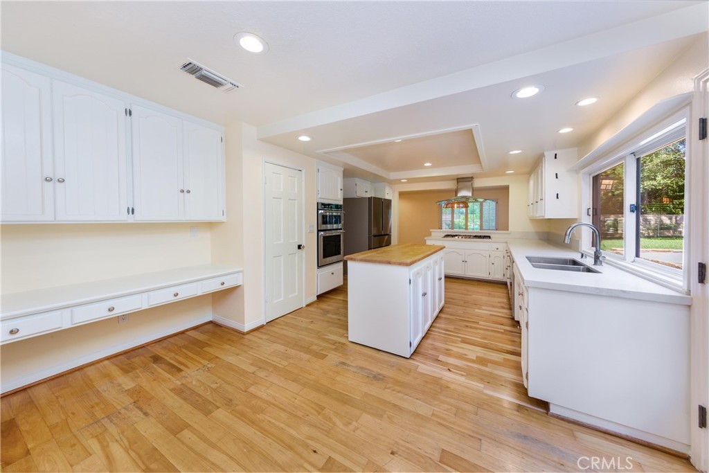 22861 Sparrowdell Drive Property Photo 8