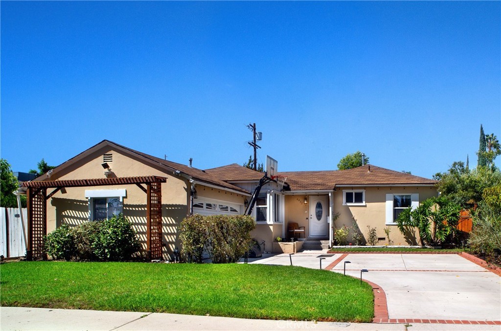 6655 Yarmouth Avenue Property Photo 1