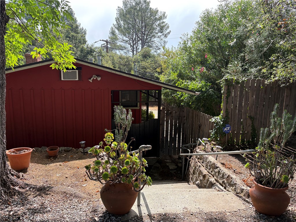 21313 Hillside Property Photo 4