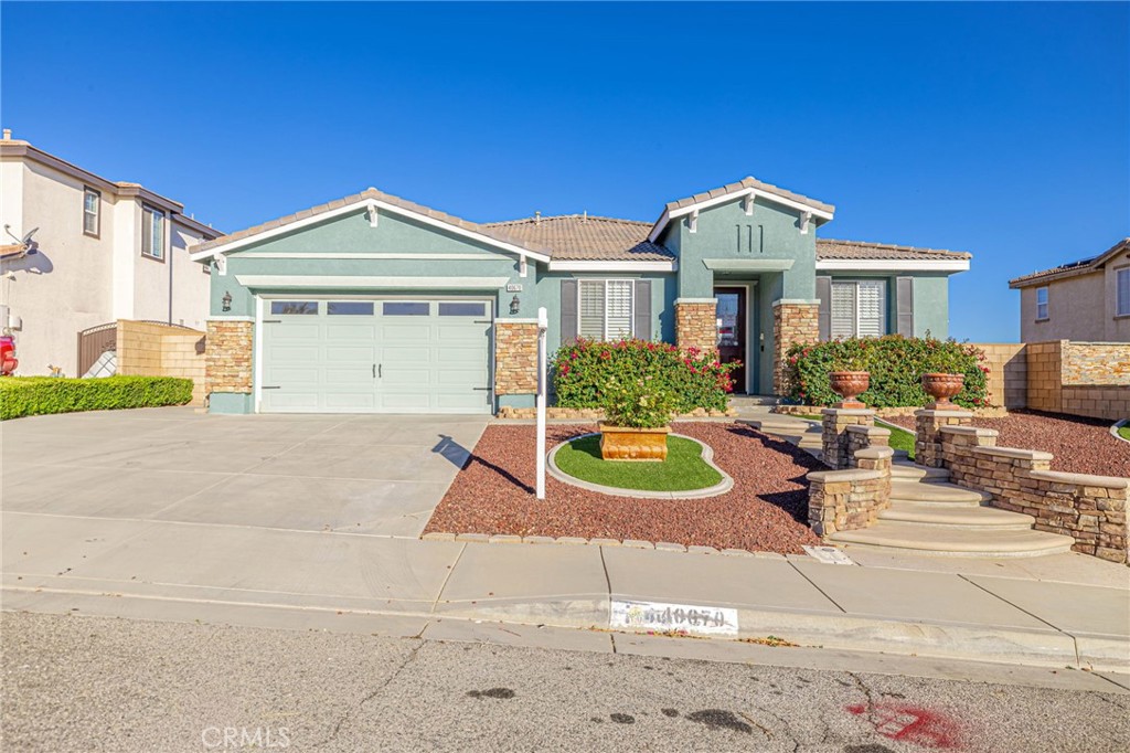 40670 Oakbridge Way Property Photo 1