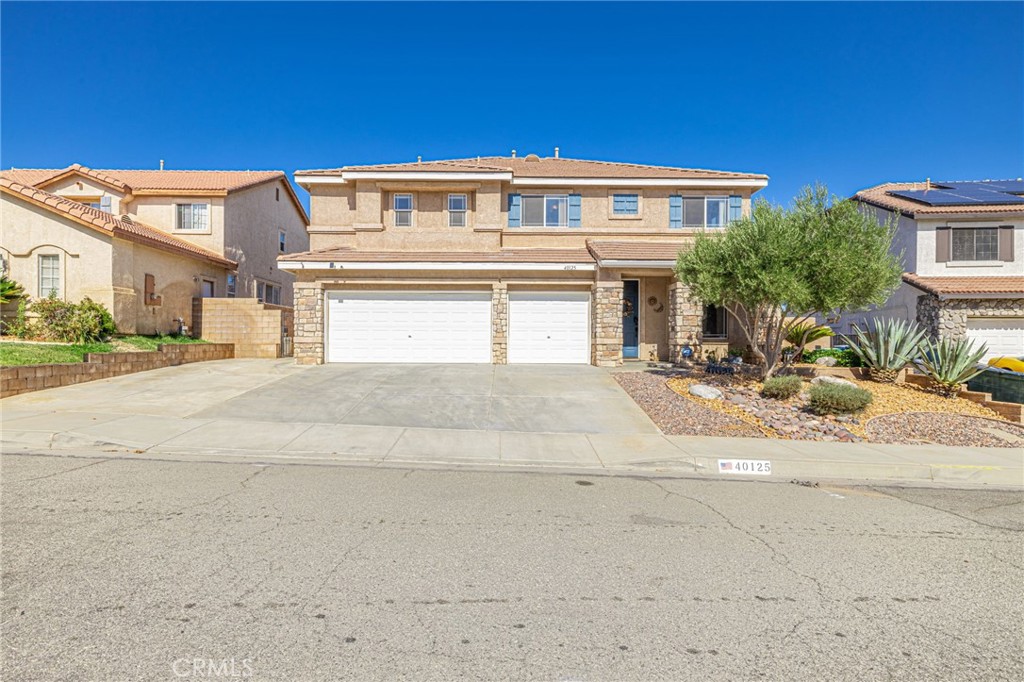 40125 Watford Way Property Photo 1