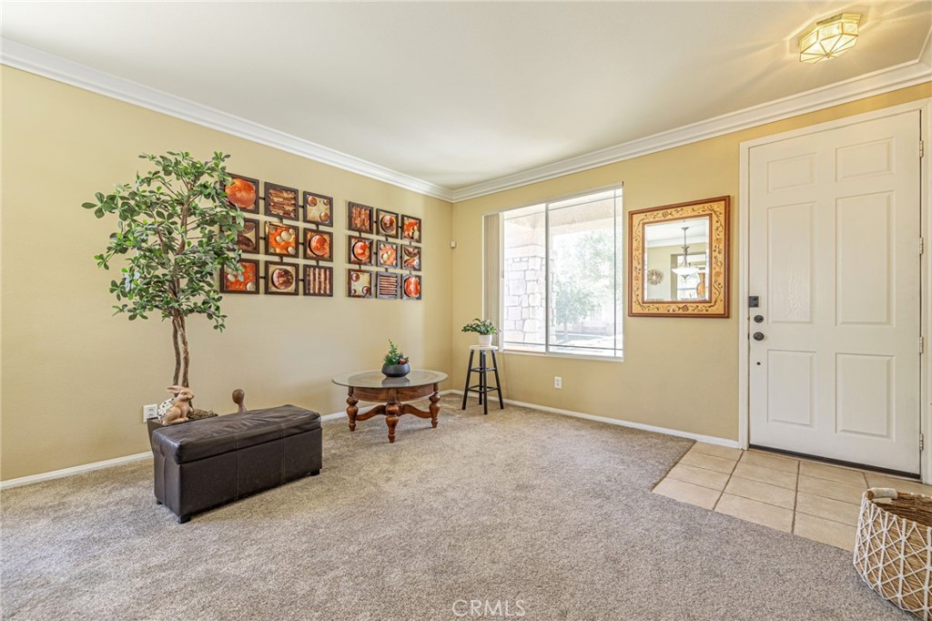 40125 Watford Way Property Photo 7