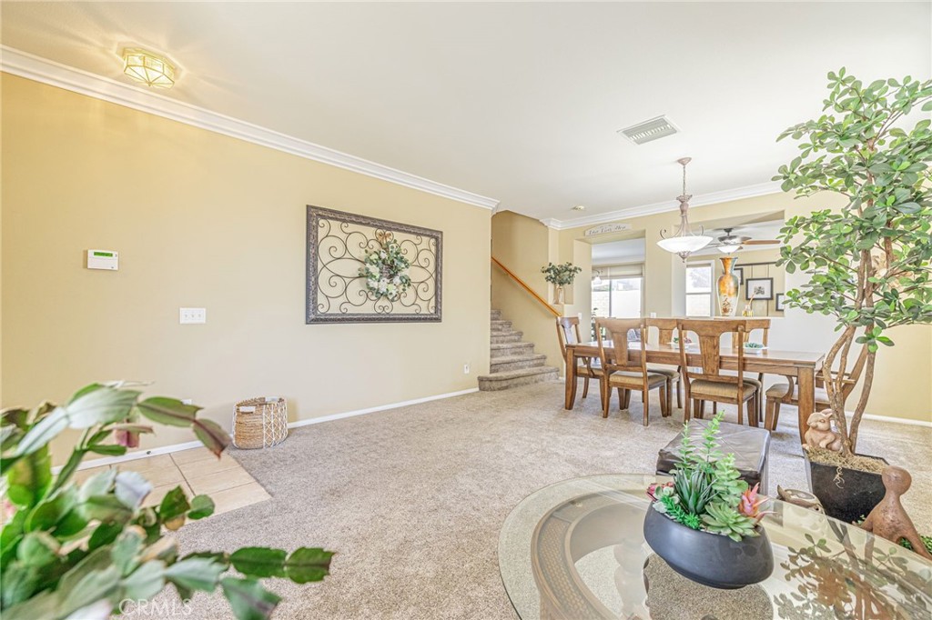 40125 Watford Way Property Photo 8