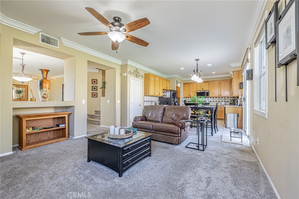 40125 Watford Way Property Photo 15