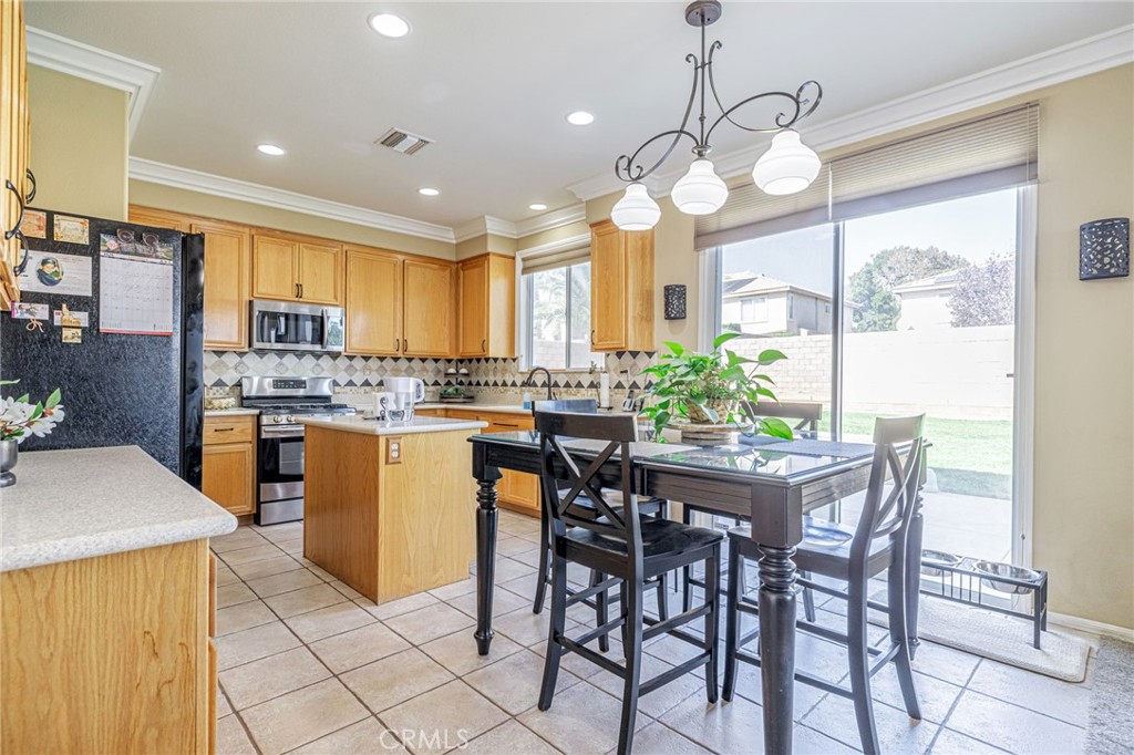 40125 Watford Way Property Photo 17