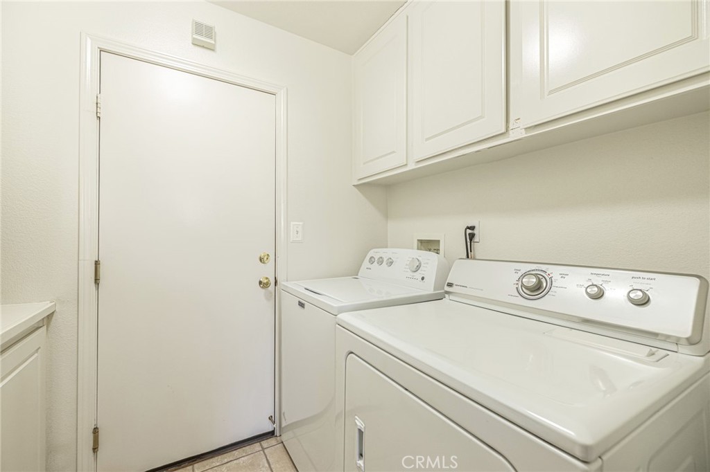40125 Watford Way Property Photo 22