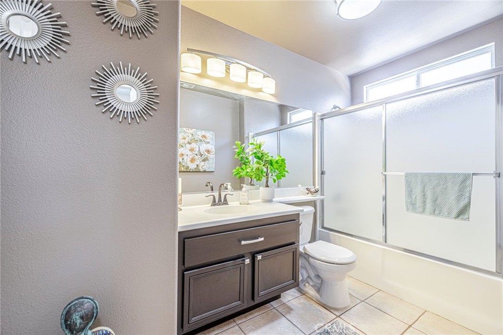40125 Watford Way Property Photo 23