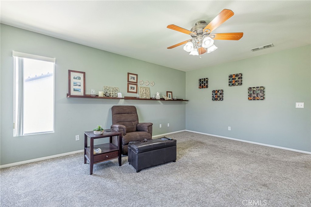 40125 Watford Way Property Photo 29