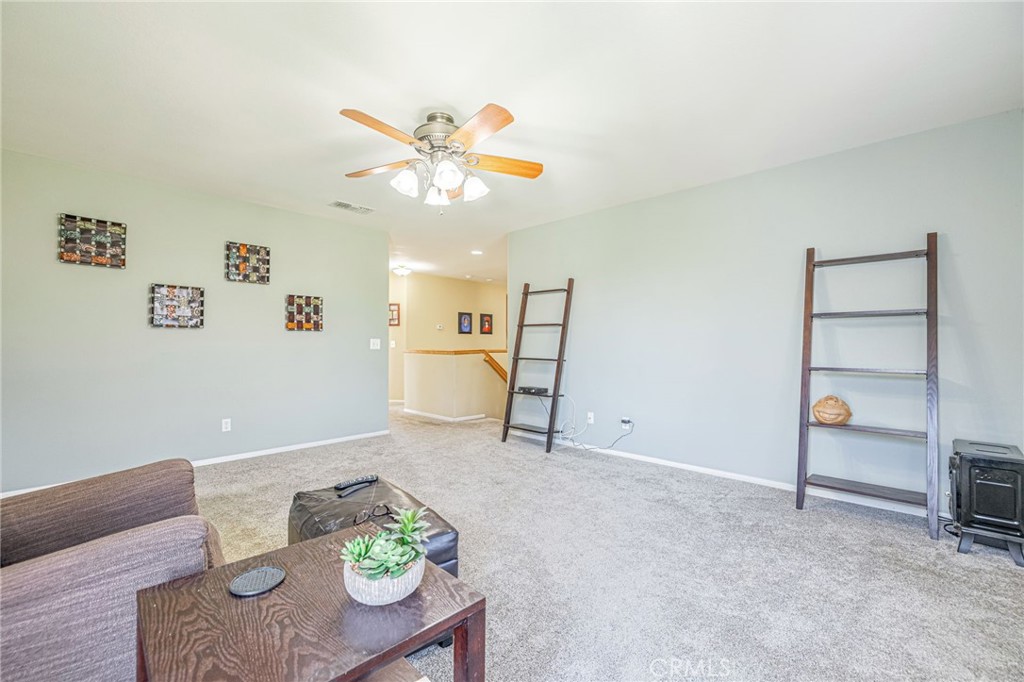40125 Watford Way Property Photo 30