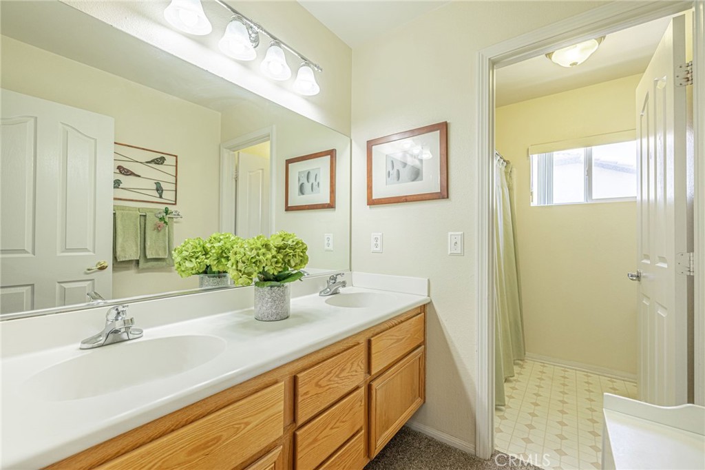 40125 Watford Way Property Photo 31
