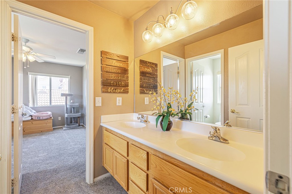 40125 Watford Way Property Photo 35