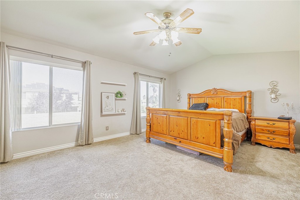 40125 Watford Way Property Photo 39