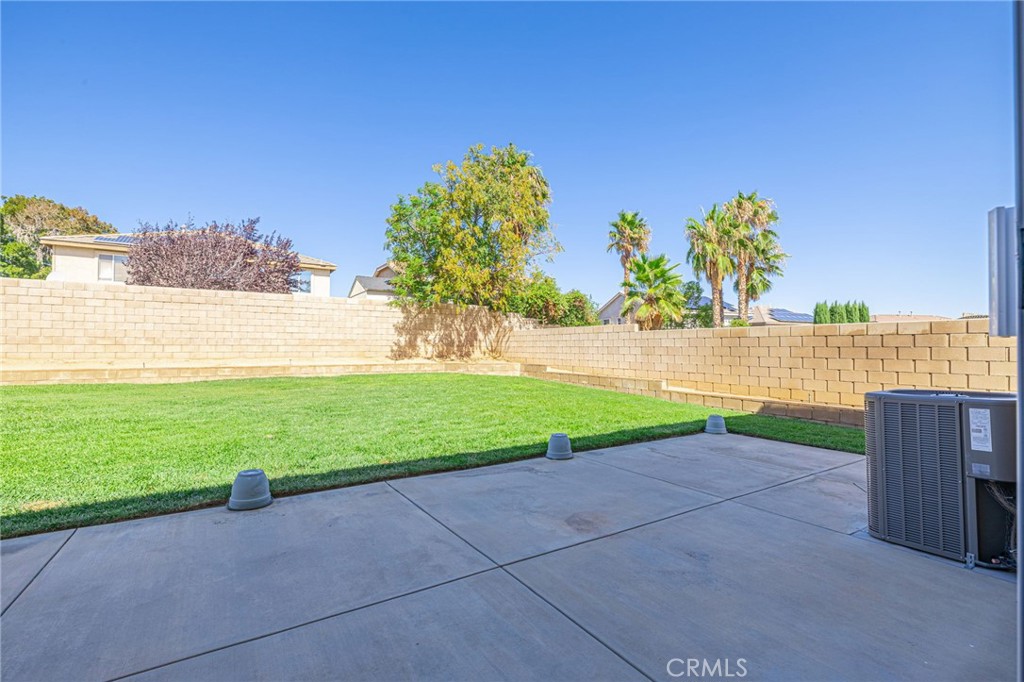 40125 Watford Way Property Photo 45