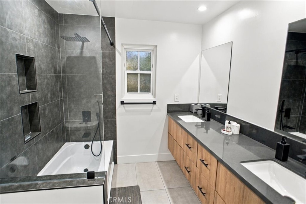 17000 Jeanine Place Property Photo 16