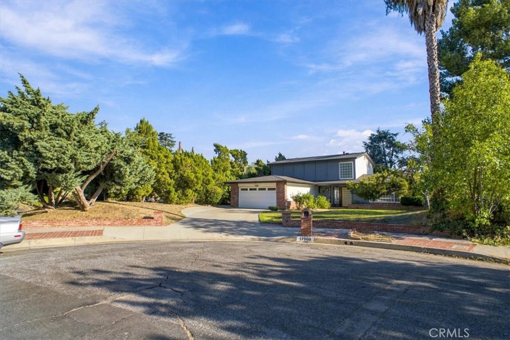 17000 Jeanine Place Property Photo 23