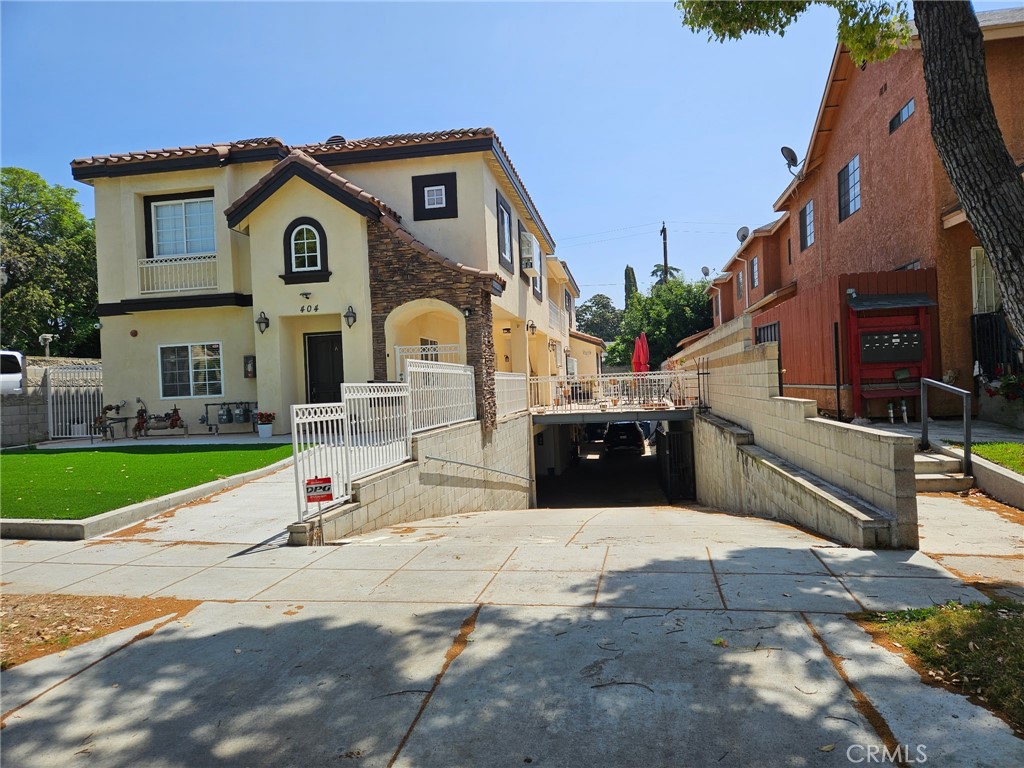 404 La France B Property Photo 1