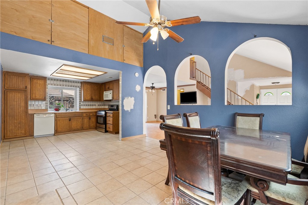 26825 Pamela Drive Property Photo 7