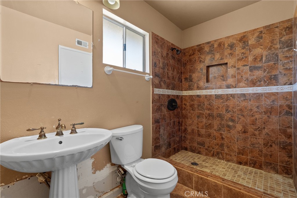 26825 Pamela Drive Property Photo 21