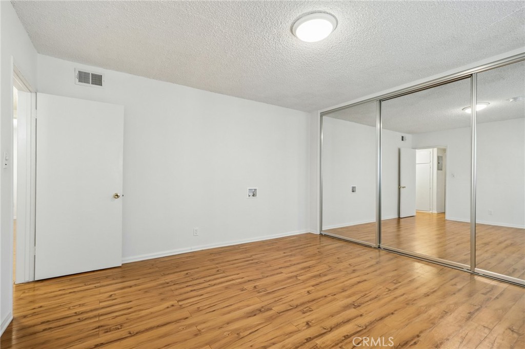 4358 Mammoth Avenue 14 Property Photo 13