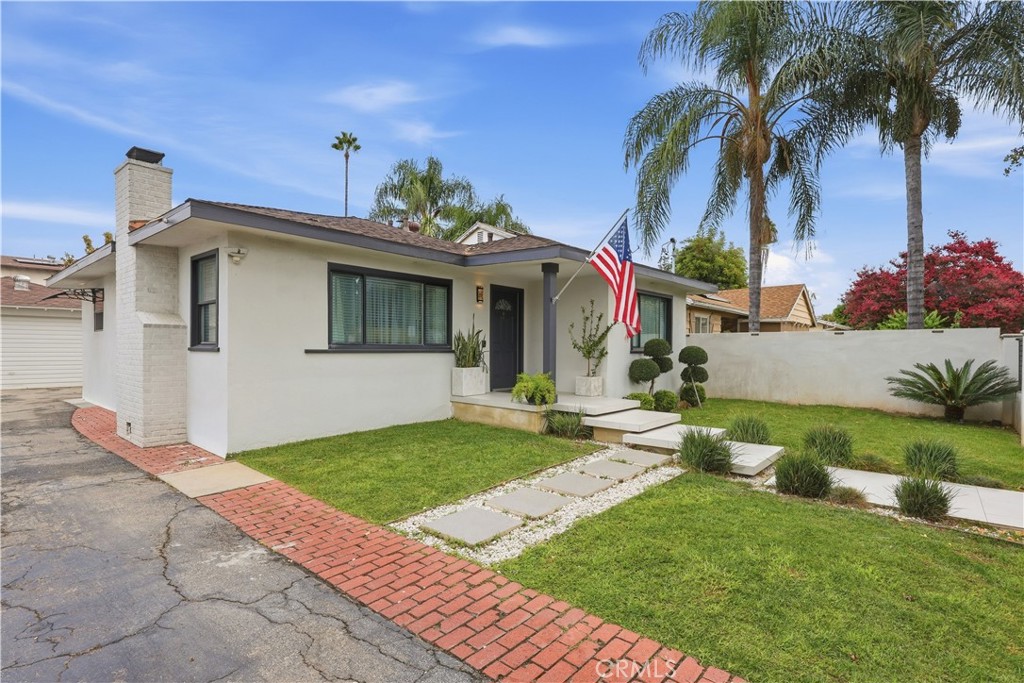 15741 Haynes Street Property Photo 2
