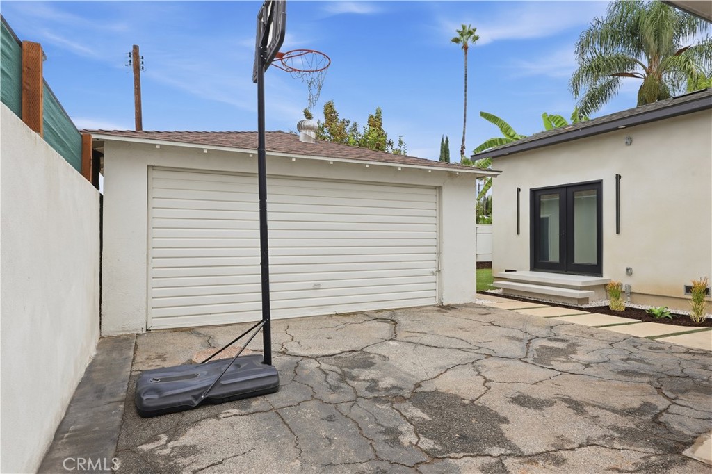 15741 Haynes Street Property Photo 23