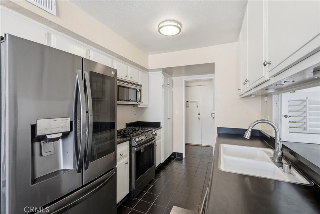4520 Natick Avenue Property Photo 7