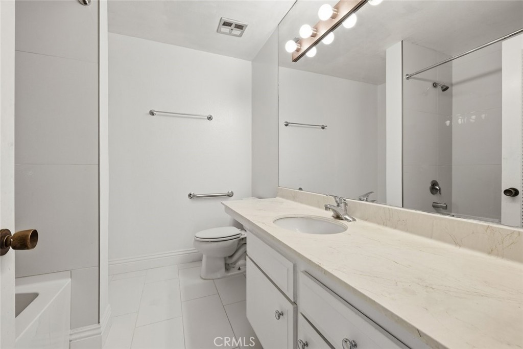 4520 Natick Avenue Property Photo 10