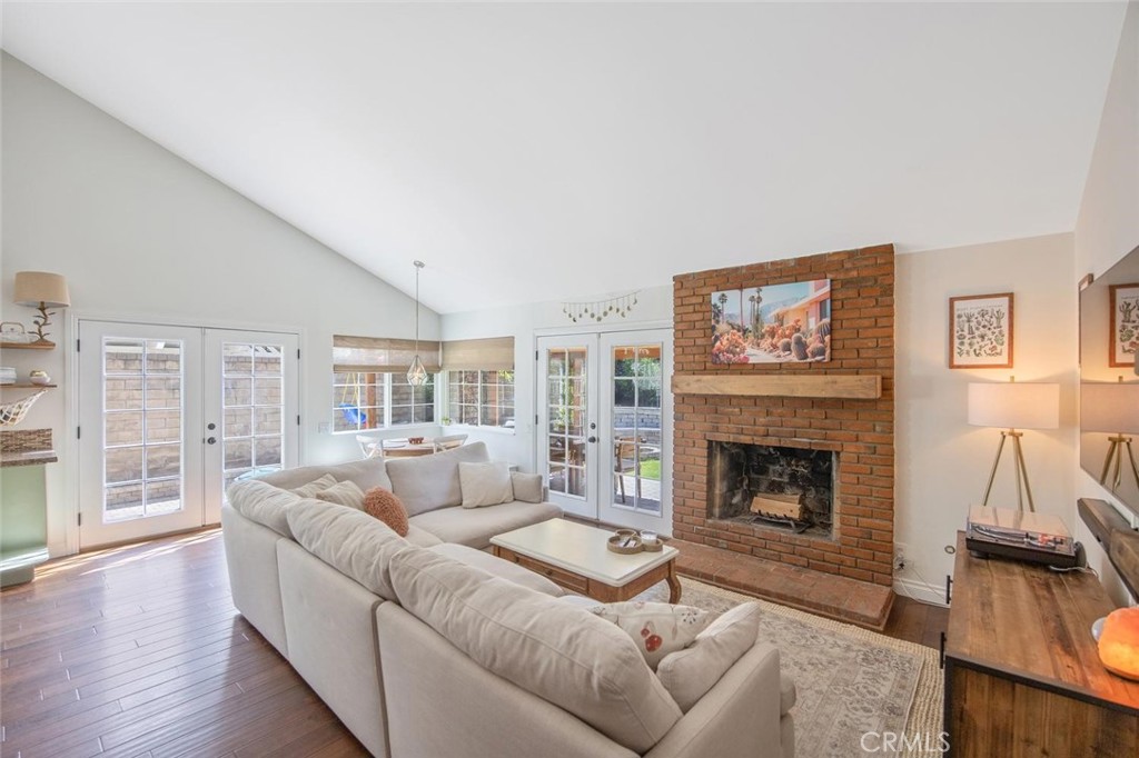 23534 Via Castanet Property Photo 4