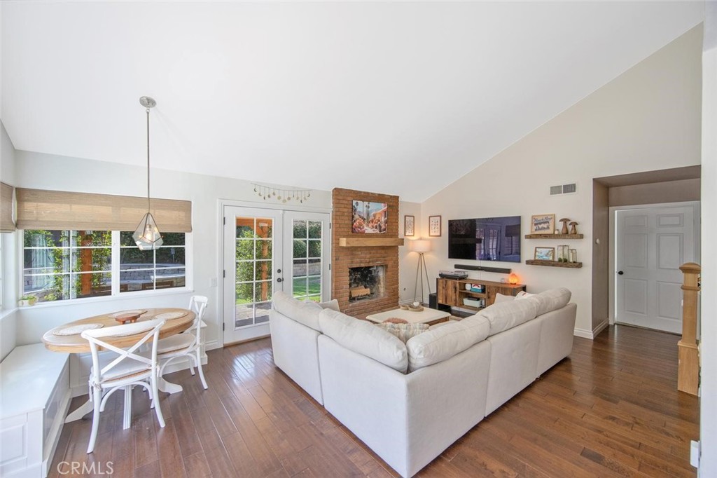 23534 Via Castanet Property Photo 5