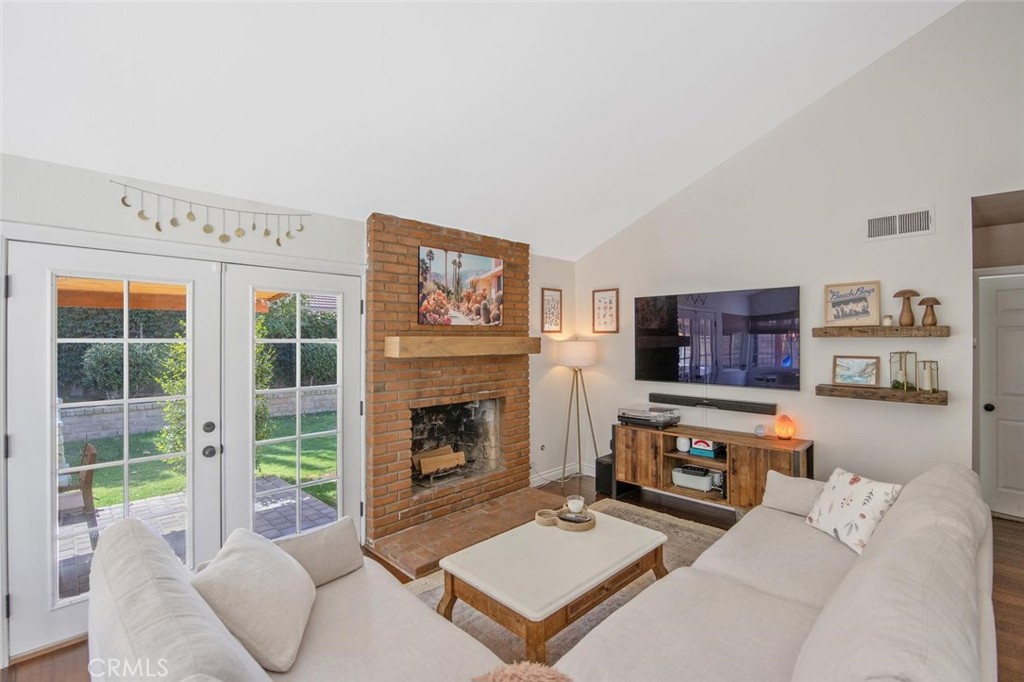 23534 Via Castanet Property Photo 6