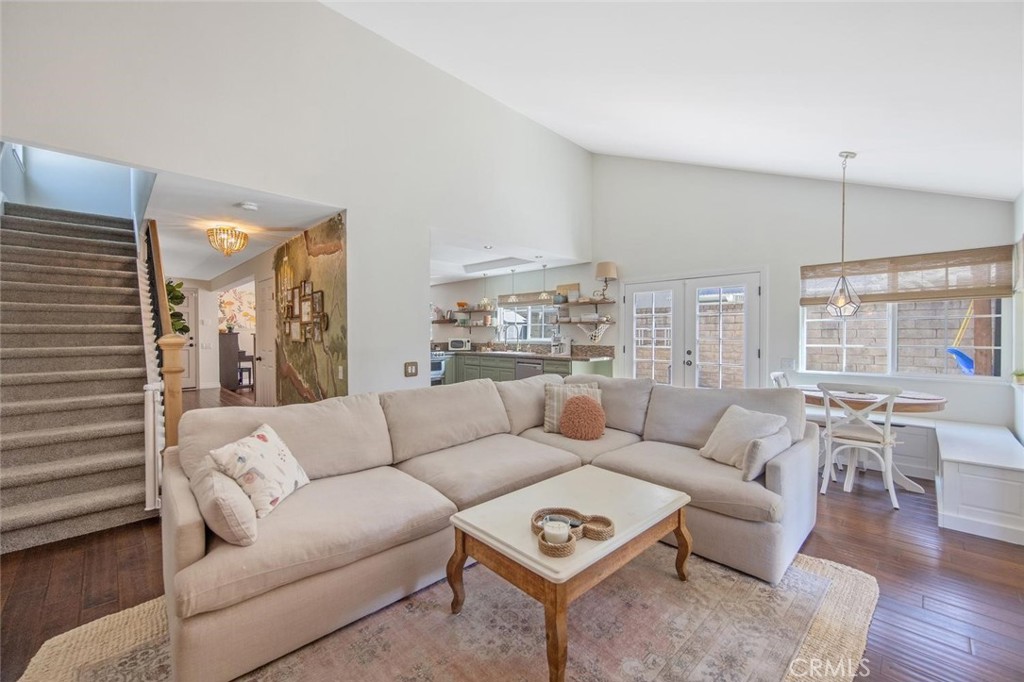23534 Via Castanet Property Photo 8