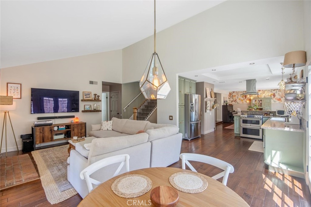23534 Via Castanet Property Photo 9