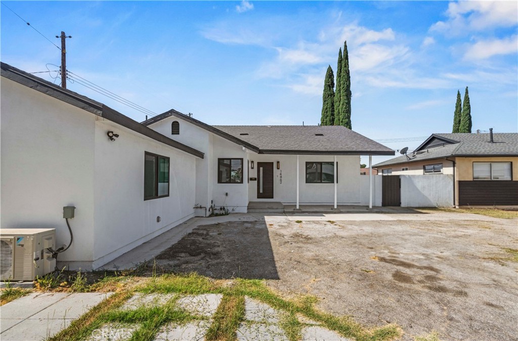14862 Envoy Street Property Photo 5