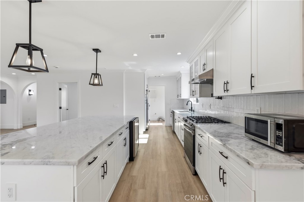 14862 Envoy Street Property Photo 12