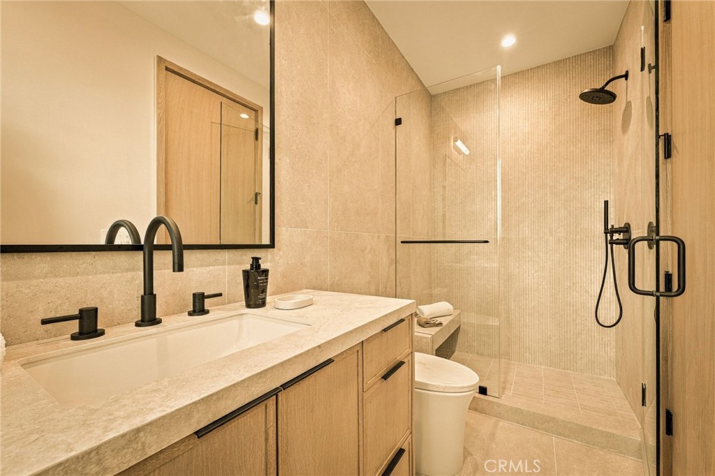 16658 Addison Property Photo 28