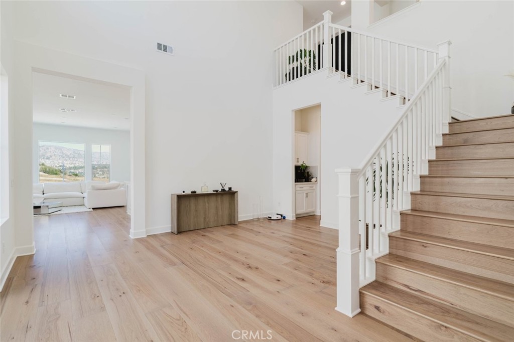 11716 Canoga Avenue Property Photo 9