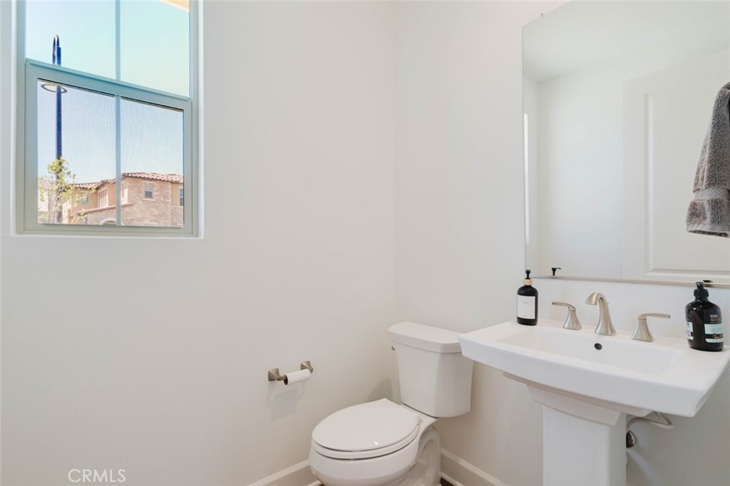 11716 Canoga Avenue Property Photo 14