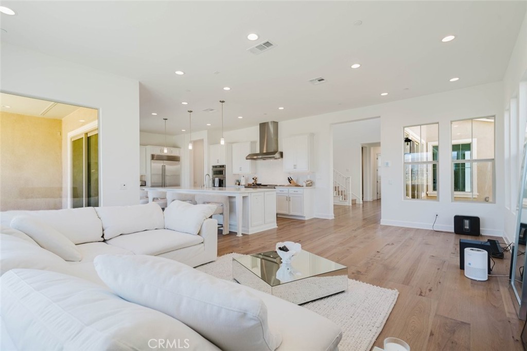 11716 Canoga Avenue Property Photo 19