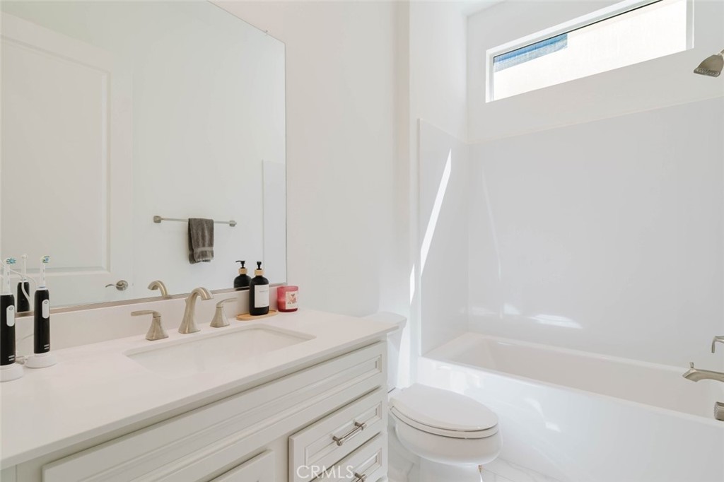 11716 Canoga Avenue Property Photo 29