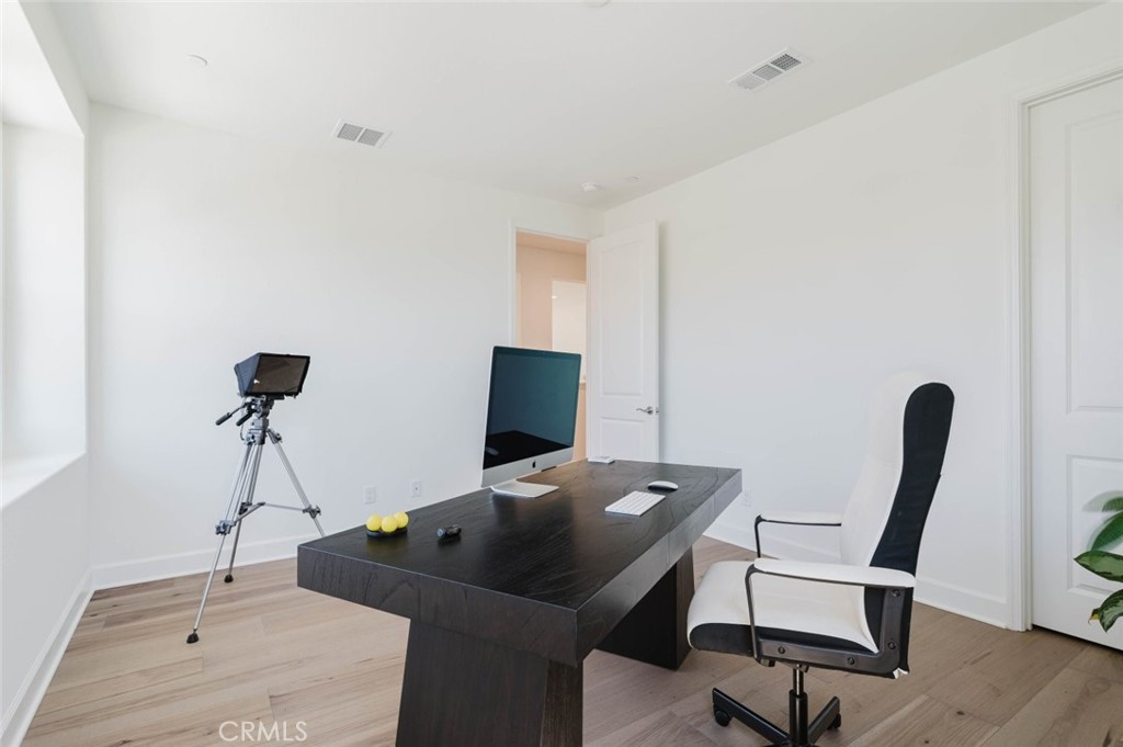 11716 Canoga Avenue Property Photo 34