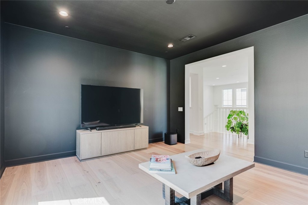 11716 Canoga Avenue Property Photo 40