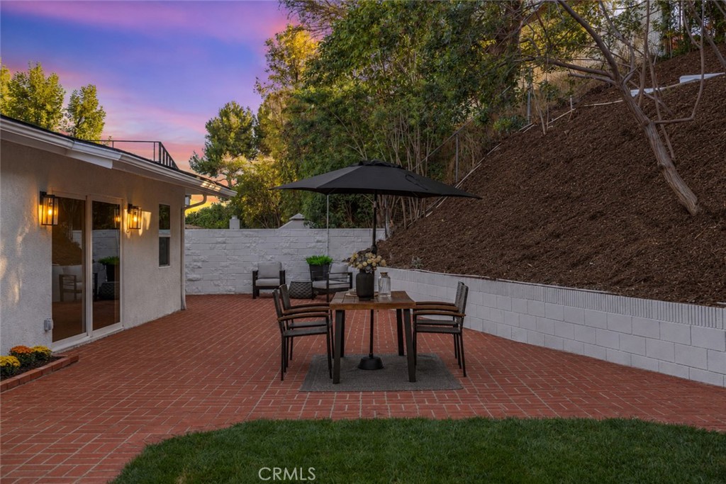 9443 Mclennan Avenue Property Photo 29
