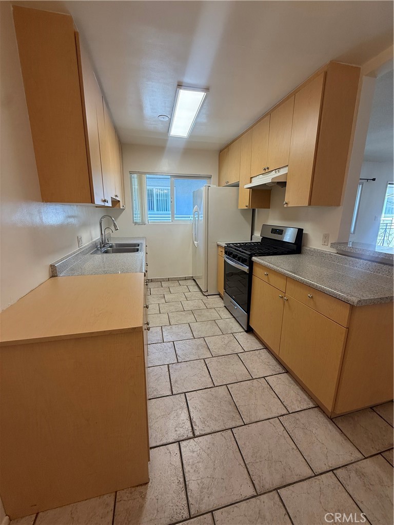331 Cameron Place 7 Property Photo 2