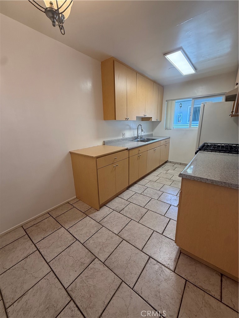 331 Cameron Place 7 Property Photo 3