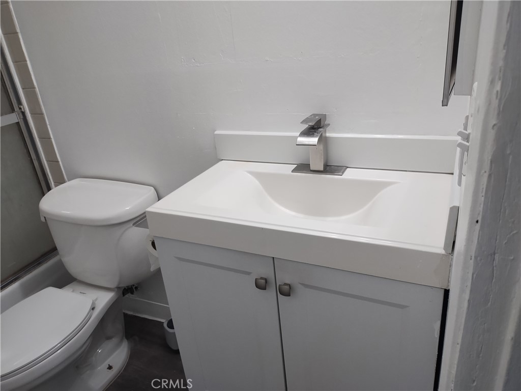 13050 Dronfield Ave 16 Property Photo 22