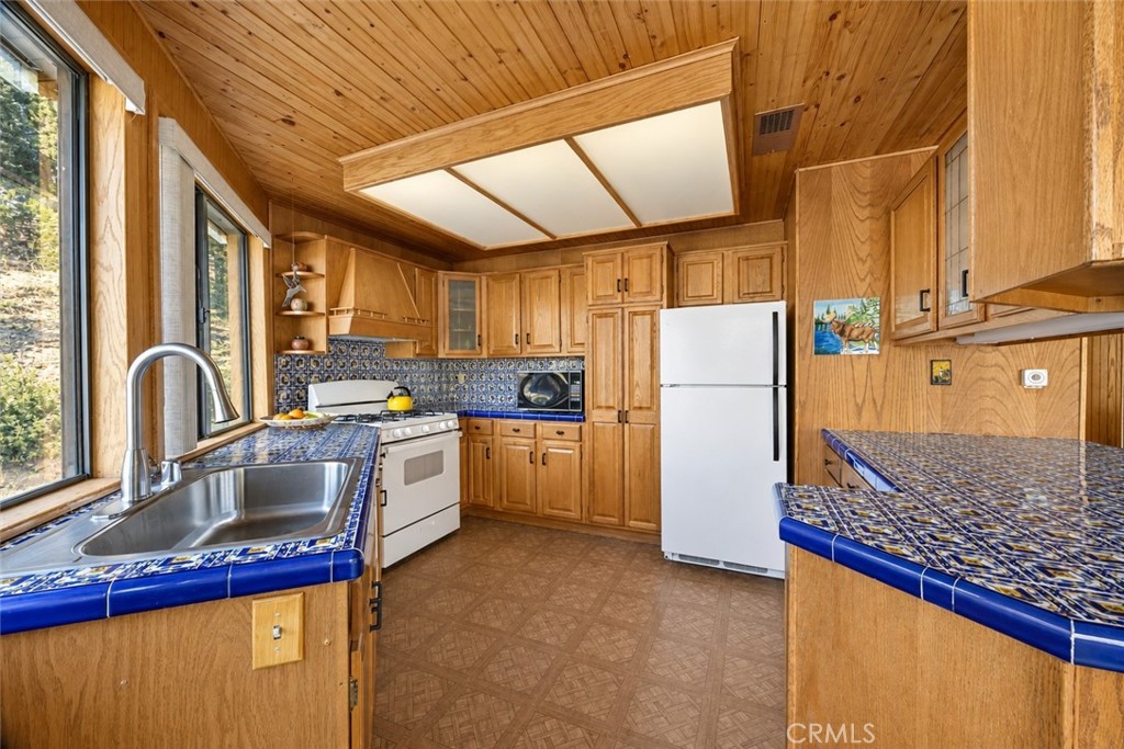2104 Ironwood Drive Property Photo 9