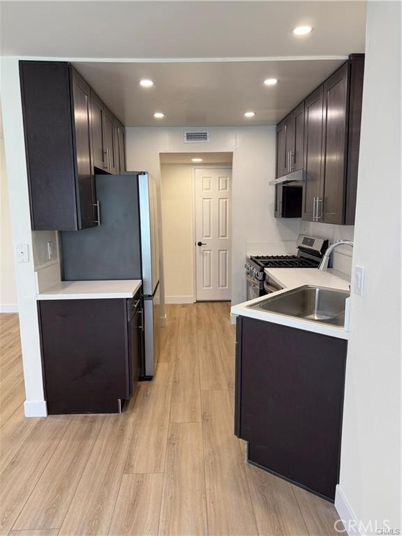 1207 N Columbus Avenue 202 Property Photo 2